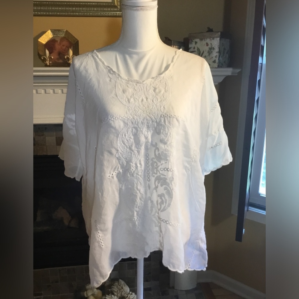 Johnny Was lightweight white top. Good pre-owned condition.  Size medium